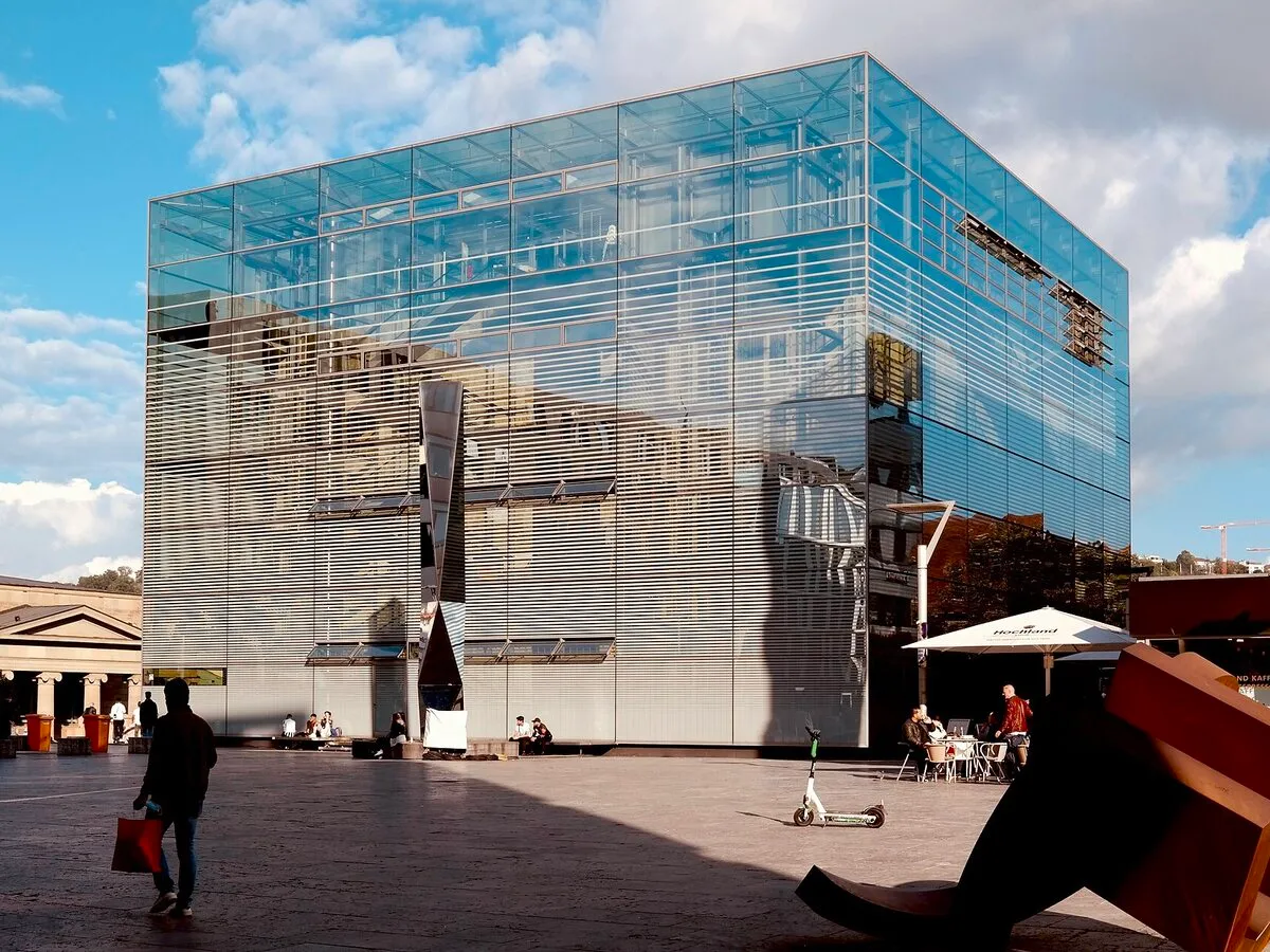 Staklena kocka Kunstmuseuma Stuttgart